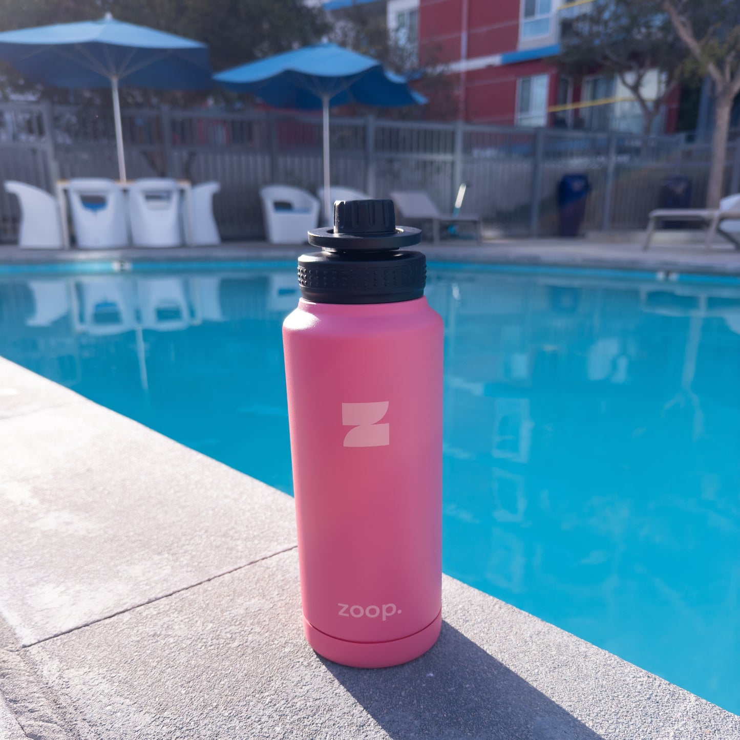 ZoopMag – The Water Bottle That Holds Your Phone